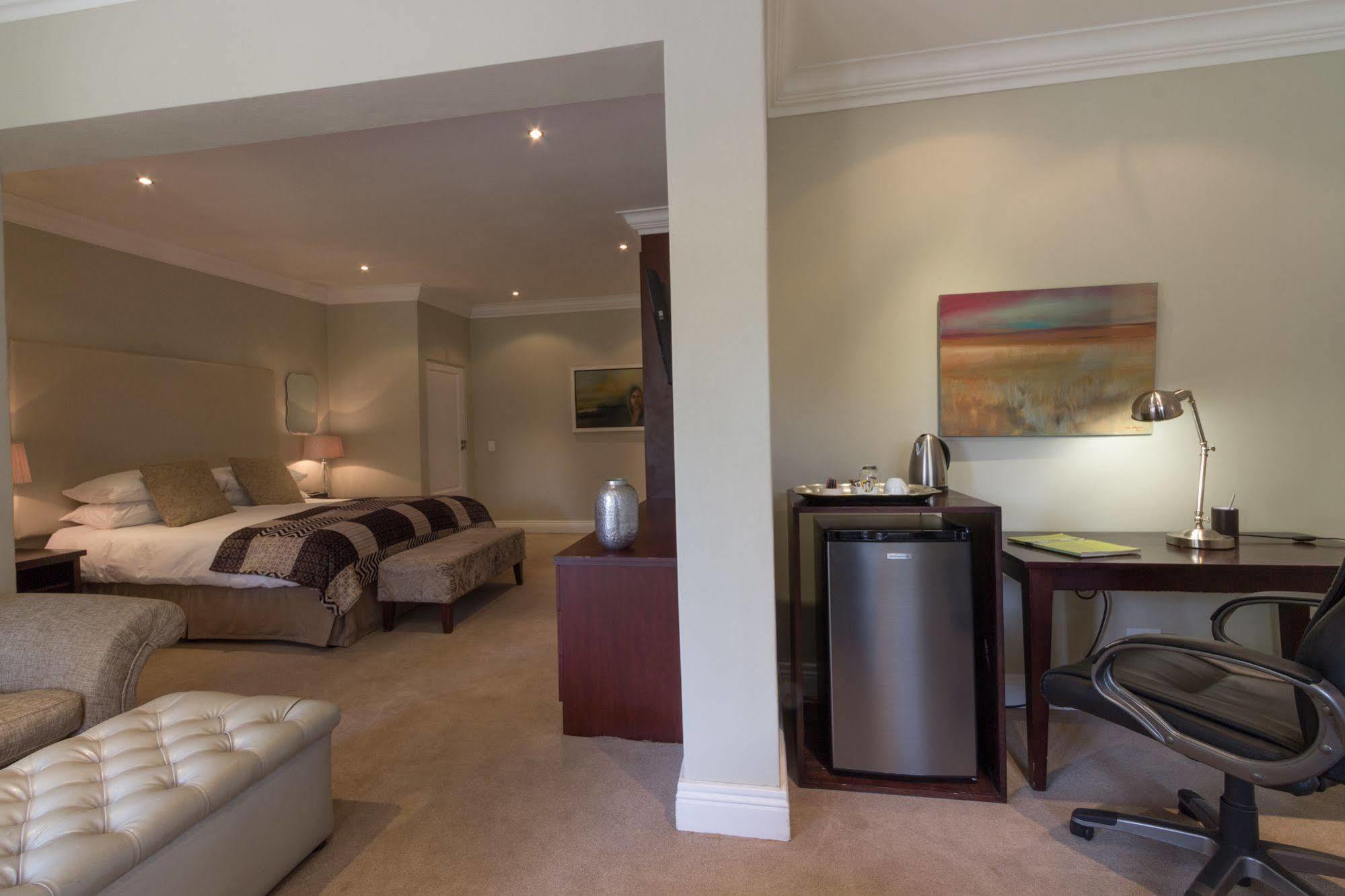 Q On First Guesthouse Johannesburg Buitenkant foto
