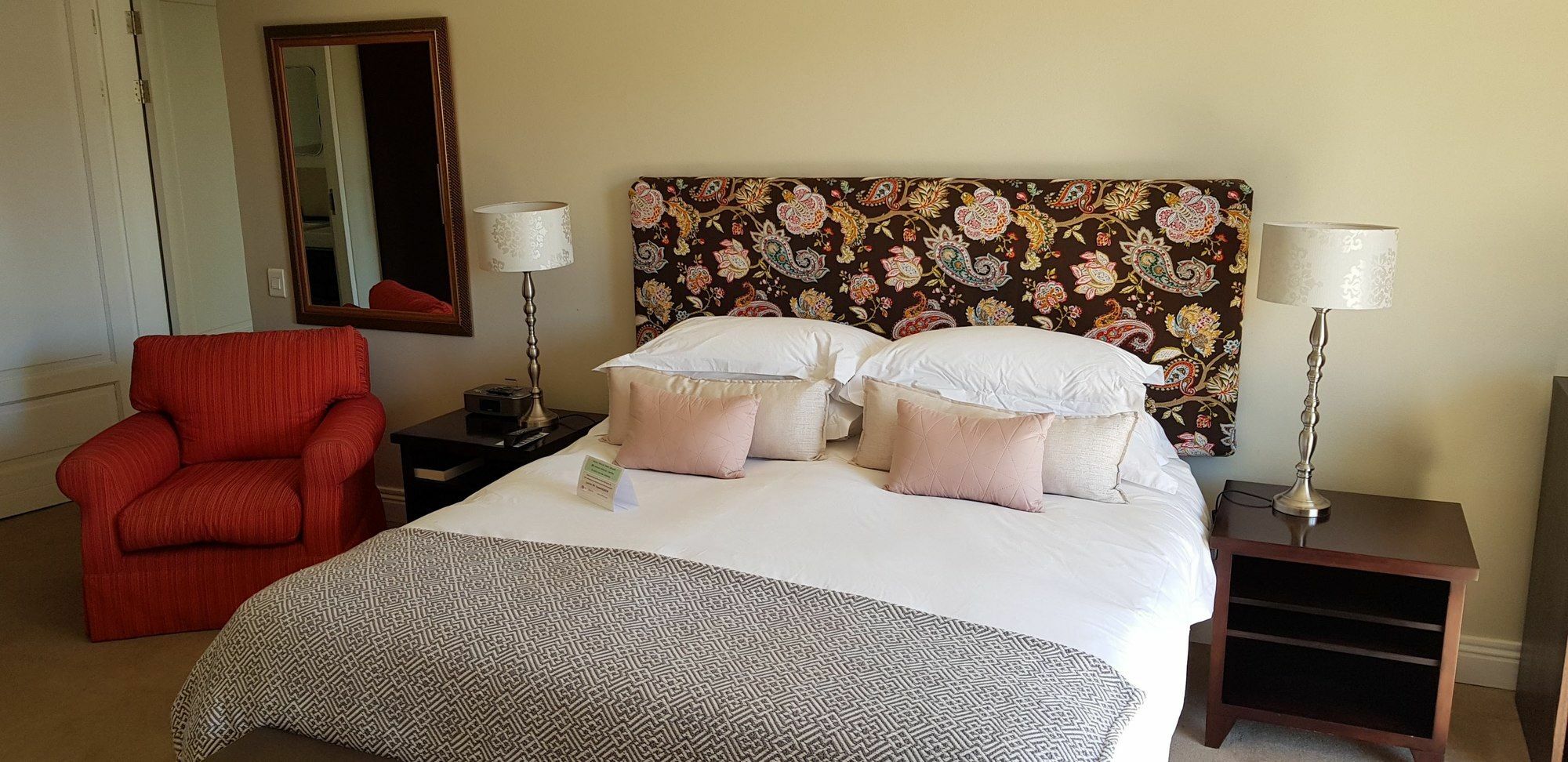 Q On First Guesthouse Johannesburg Buitenkant foto