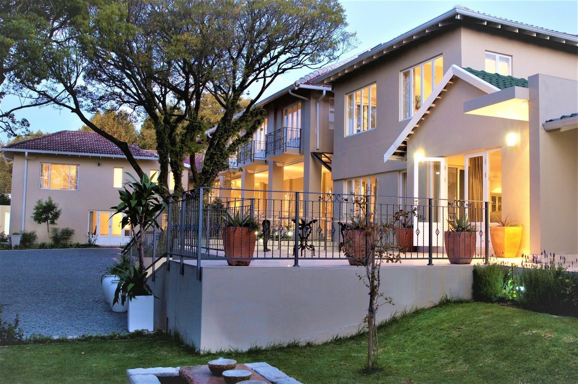 Q On First Guesthouse Johannesburg Buitenkant foto