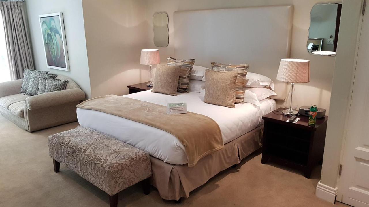 Q On First Guesthouse Johannesburg Buitenkant foto