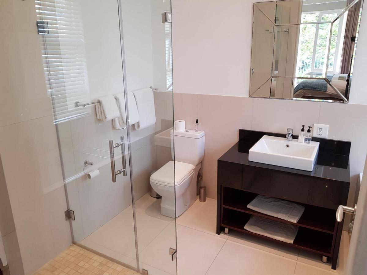 Q On First Guesthouse Johannesburg Buitenkant foto