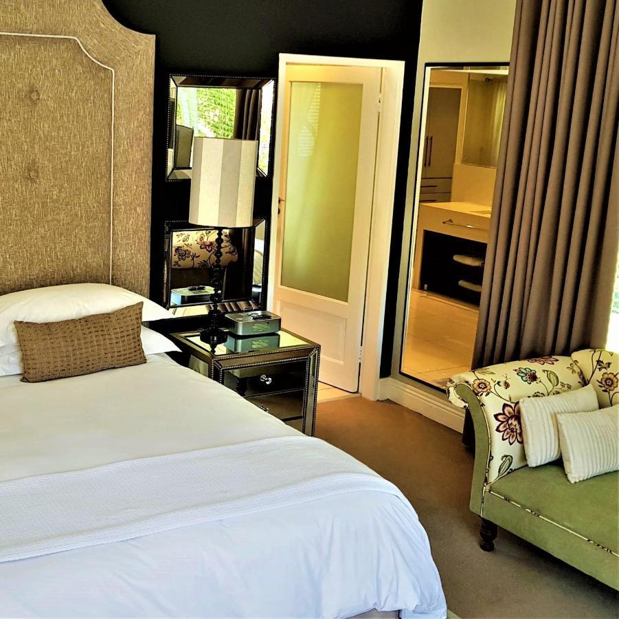Q On First Guesthouse Johannesburg Buitenkant foto
